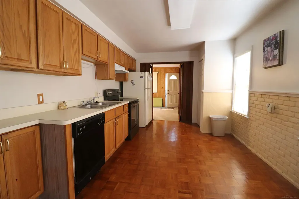 24252 Tuscany Street Eastpointe City MI 48021