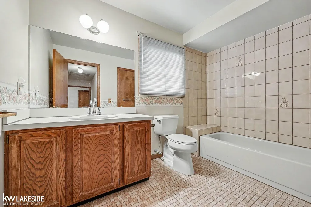 46396 Peach Grove Avenue Macomb Township MI 48044