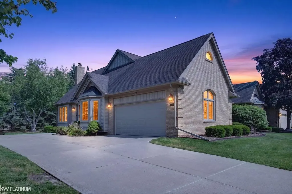 54532 Cambridge Drive Shelby Charter Township MI 48315