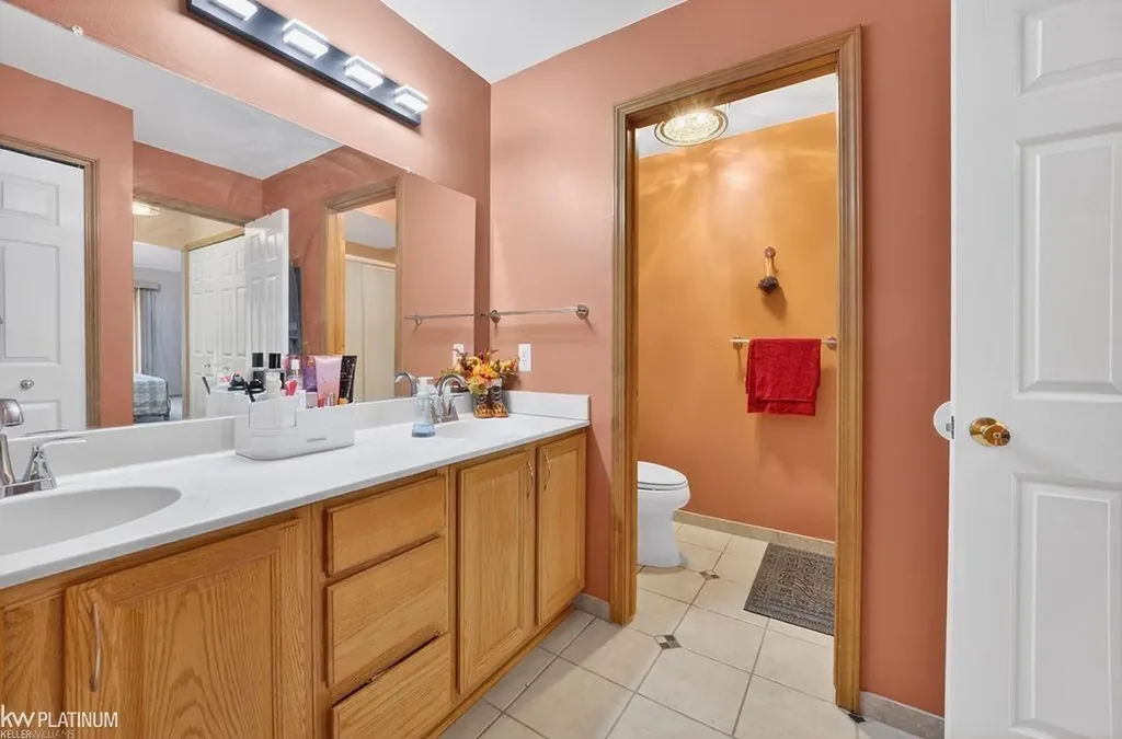 54532 Cambridge Drive Shelby Charter Township MI 48315