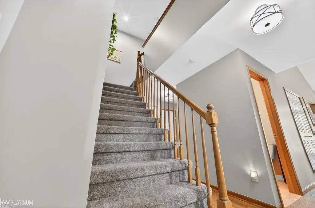 54532 Cambridge Drive Shelby Charter Township MI 48315