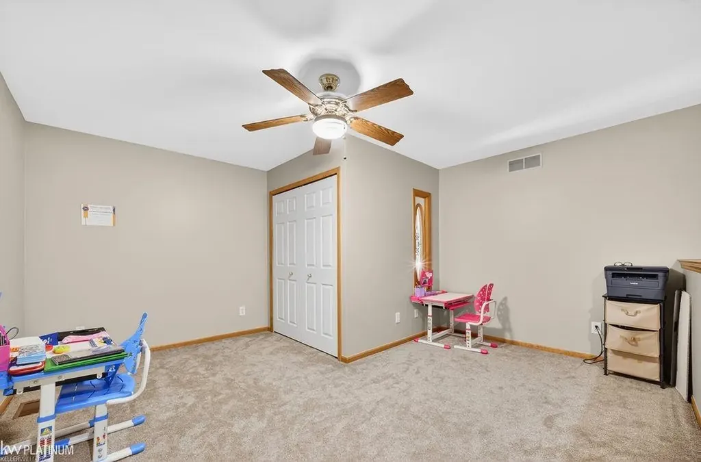 54532 Cambridge Drive Shelby Charter Township MI 48315