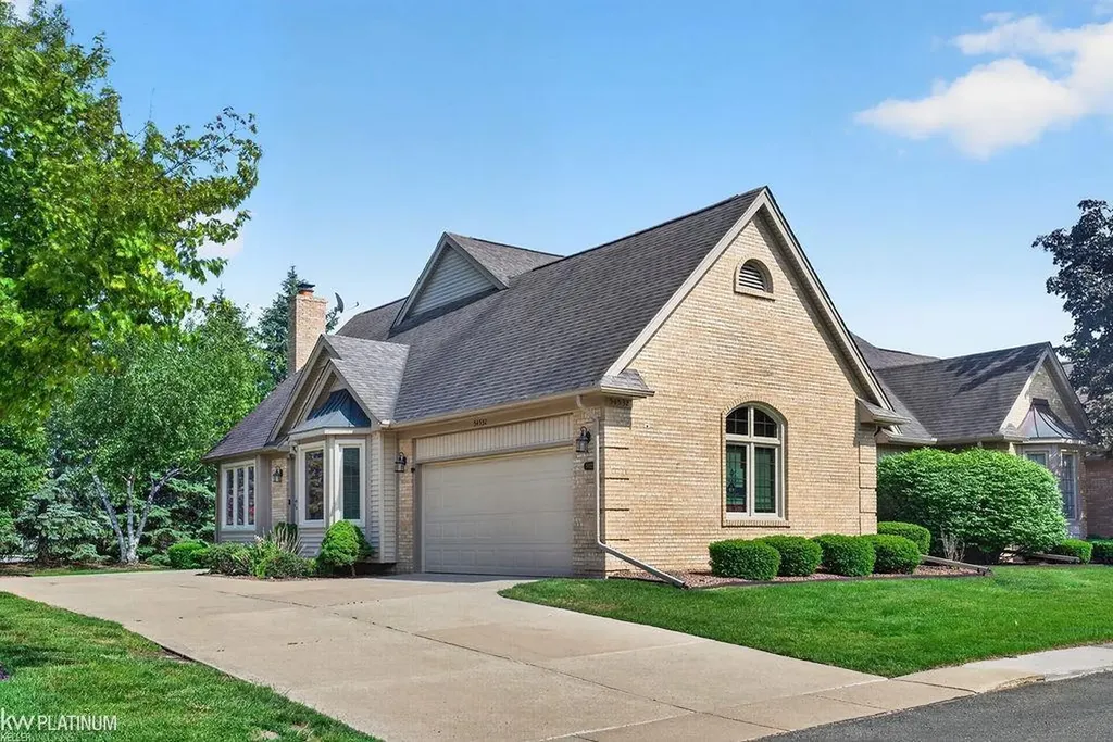 54532 Cambridge Drive Shelby Charter Township MI 48315