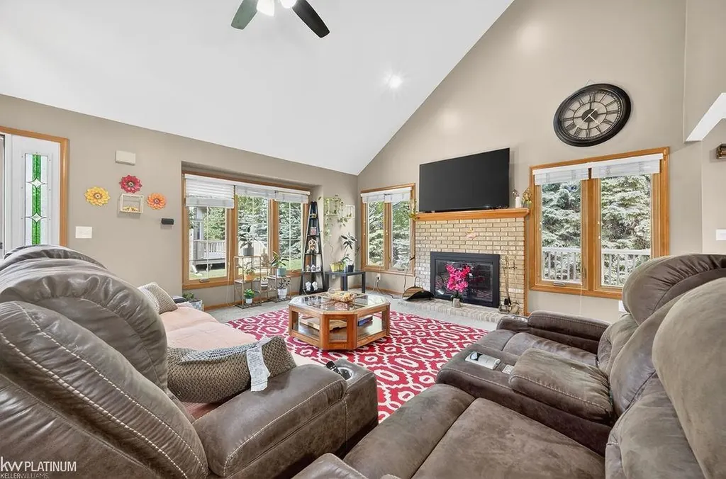 54532 Cambridge Drive Shelby Charter Township MI 48315