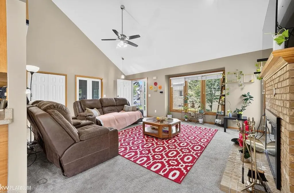 54532 Cambridge Drive Shelby Charter Township MI 48315