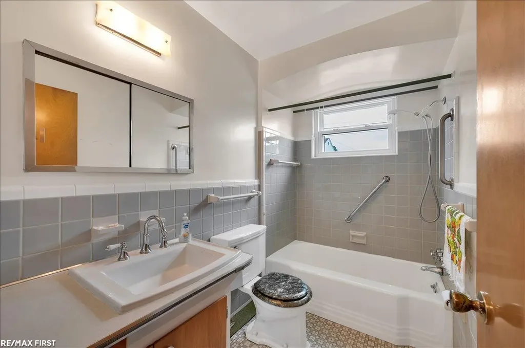 35488 Hathaway Street Livonia City MI 48150