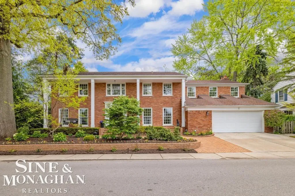 66 Colonial Road Village Of Grosse Pointe Shores City MI 48236
