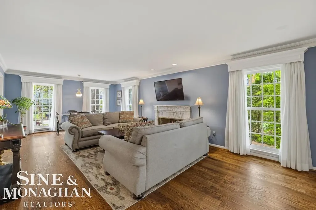 66 Colonial Road Village Of Grosse Pointe Shores City MI 48236