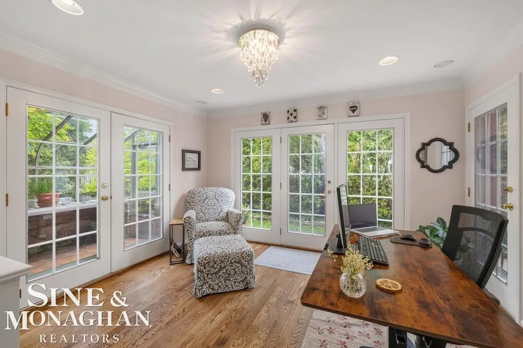 66 Colonial Road Village Of Grosse Pointe Shores City MI 48236