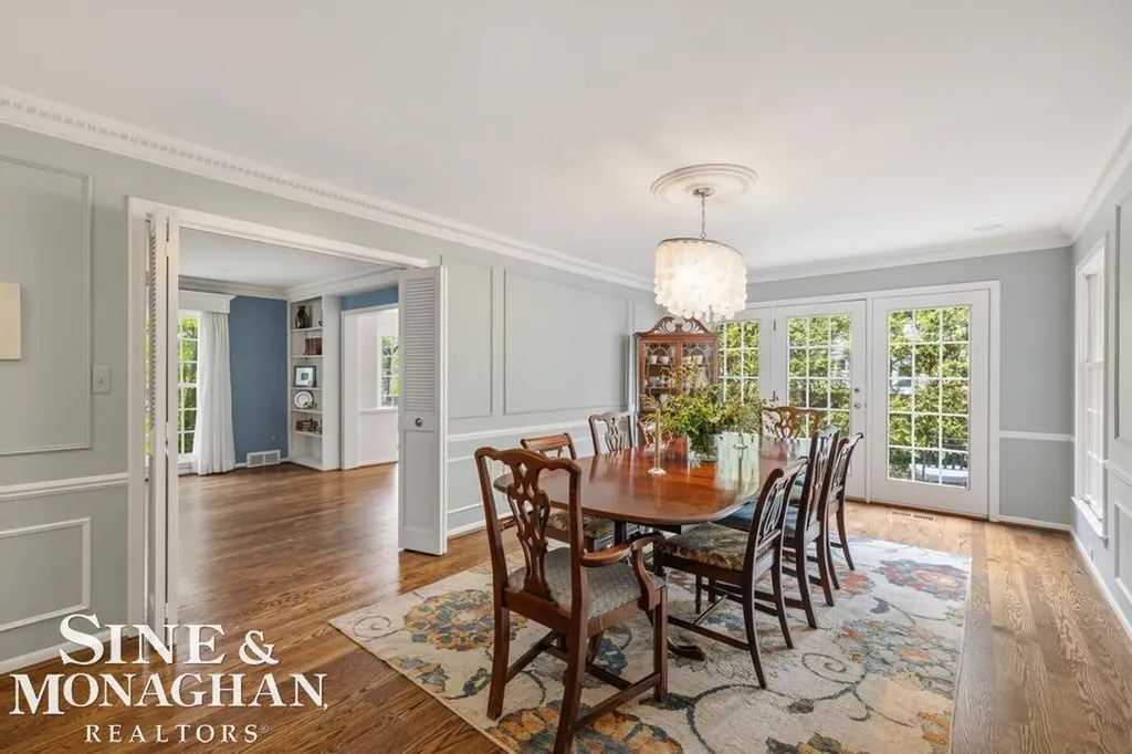66 Colonial Road Village Of Grosse Pointe Shores City MI 48236
