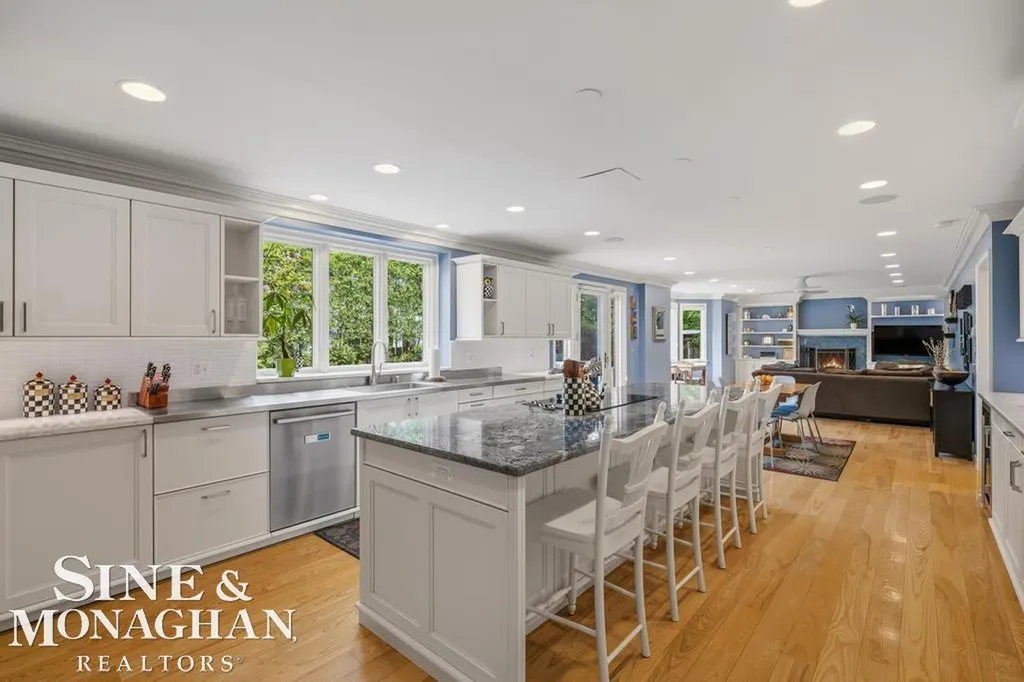 66 Colonial Road Village Of Grosse Pointe Shores City MI 48236