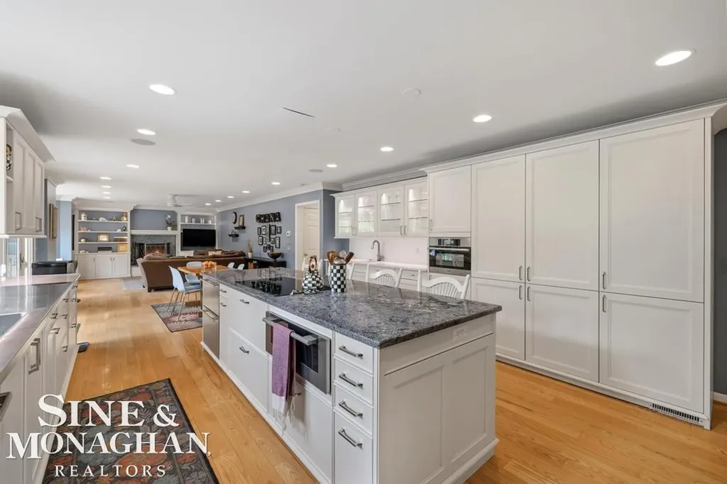 66 Colonial Road Village Of Grosse Pointe Shores City MI 48236