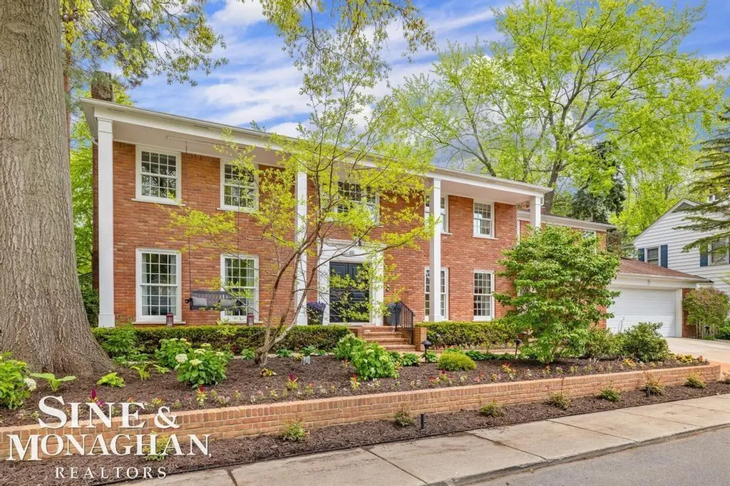 66 Colonial Road Village Of Grosse Pointe Shores City MI 48236