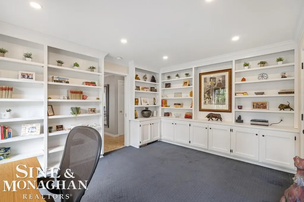 66 Colonial Road Village Of Grosse Pointe Shores City MI 48236