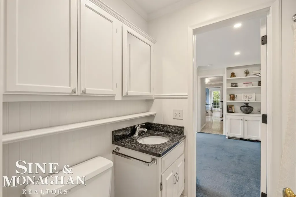 66 Colonial Road Village Of Grosse Pointe Shores City MI 48236