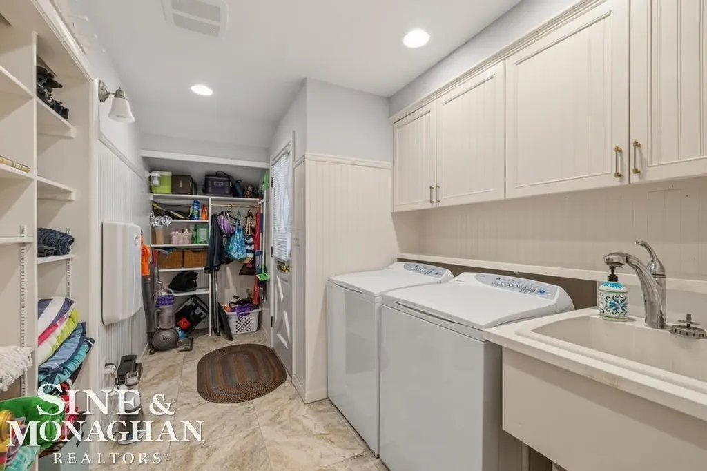 66 Colonial Road Village Of Grosse Pointe Shores City MI 48236