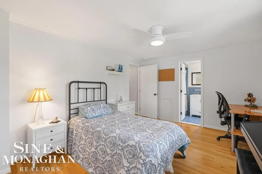 66 Colonial Road Village Of Grosse Pointe Shores City MI 48236