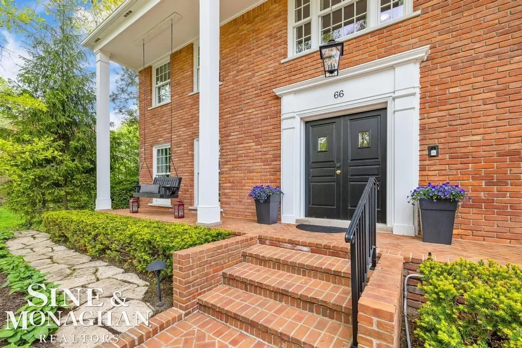 66 Colonial Road Village Of Grosse Pointe Shores City MI 48236