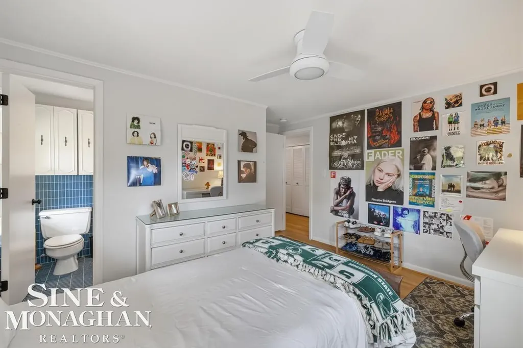 66 Colonial Road Village Of Grosse Pointe Shores City MI 48236