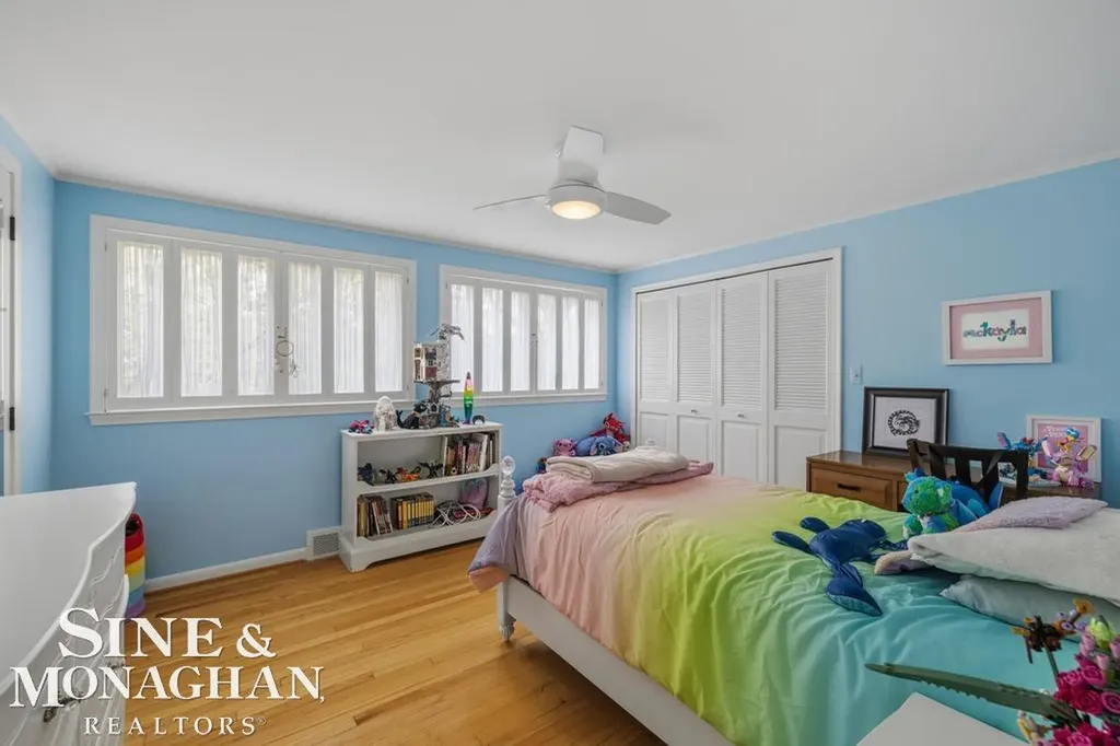66 Colonial Road Village Of Grosse Pointe Shores City MI 48236