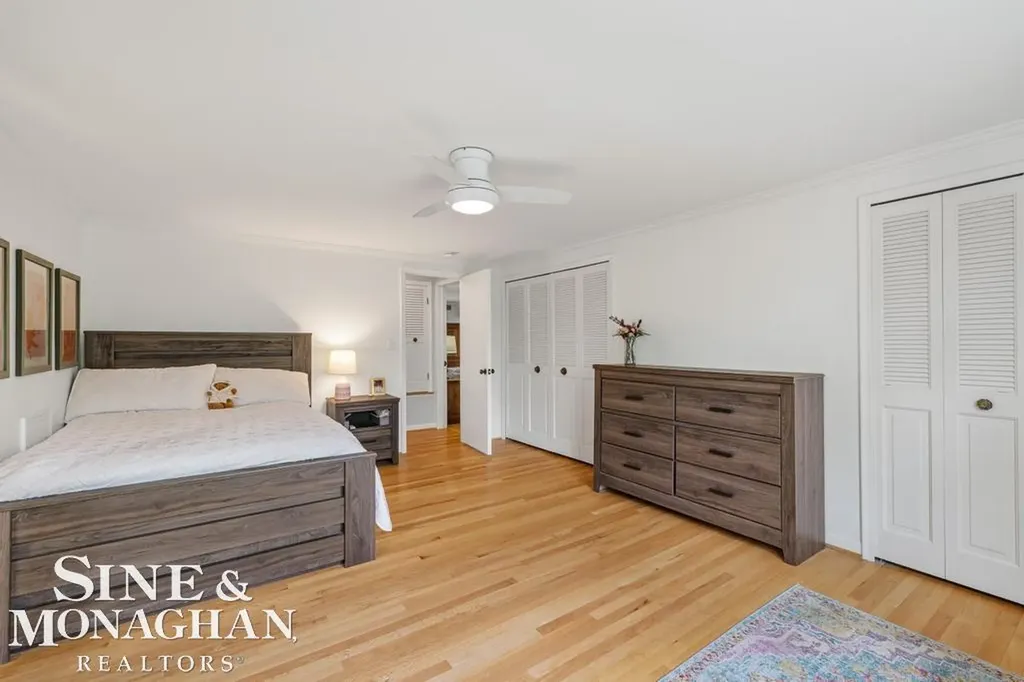 66 Colonial Road Village Of Grosse Pointe Shores City MI 48236