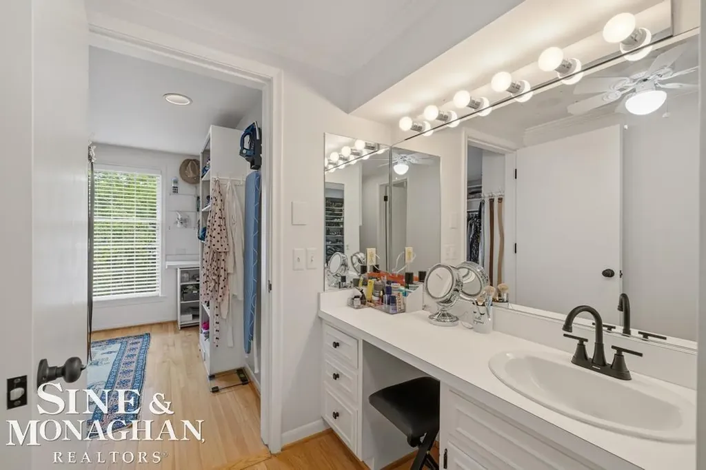66 Colonial Road Village Of Grosse Pointe Shores City MI 48236