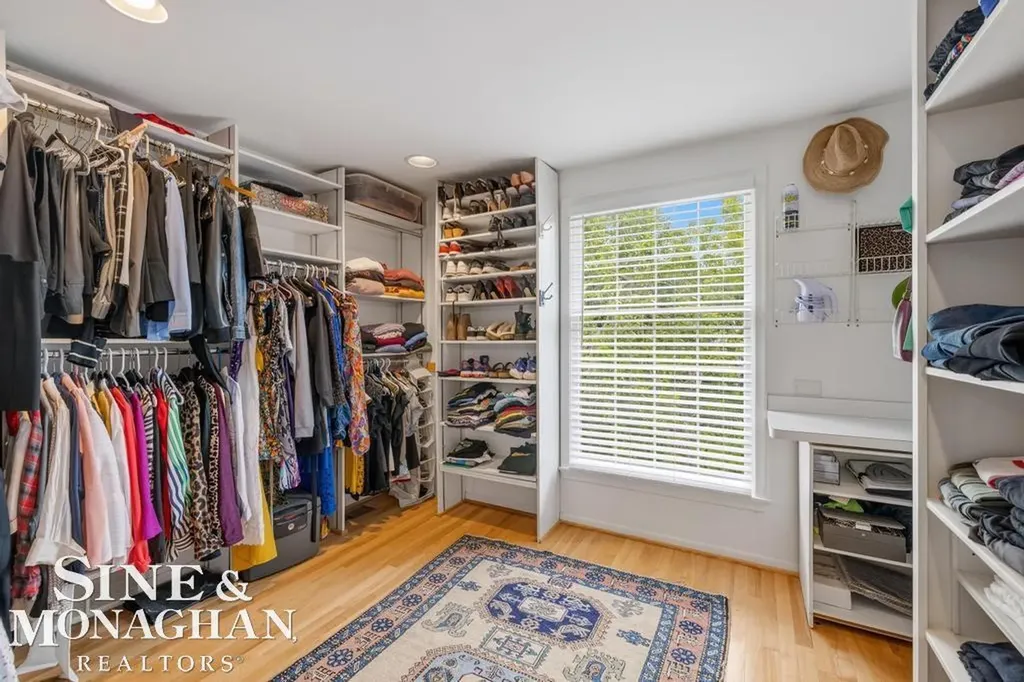 66 Colonial Road Village Of Grosse Pointe Shores City MI 48236