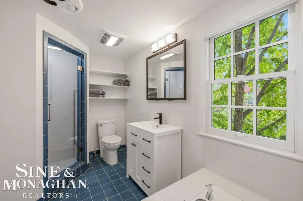 66 Colonial Road Village Of Grosse Pointe Shores City MI 48236
