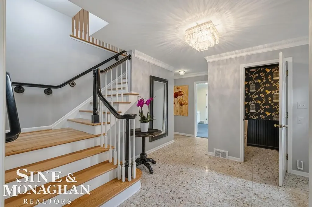 66 Colonial Road Village Of Grosse Pointe Shores City MI 48236