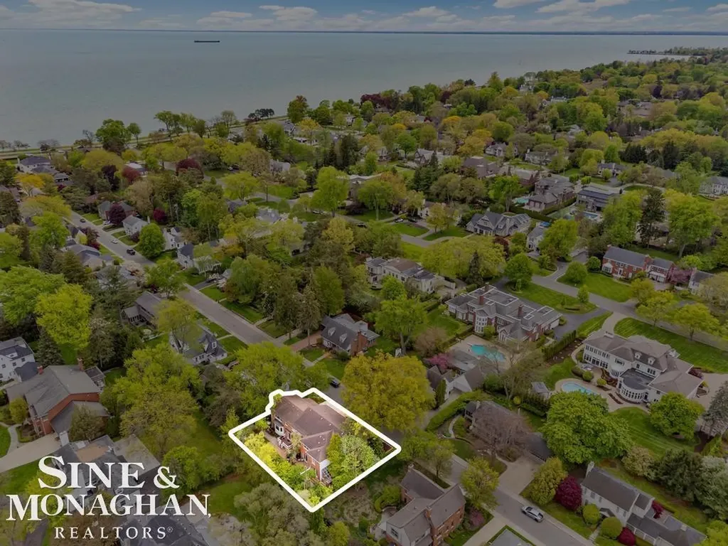 66 Colonial Road Village Of Grosse Pointe Shores City MI 48236