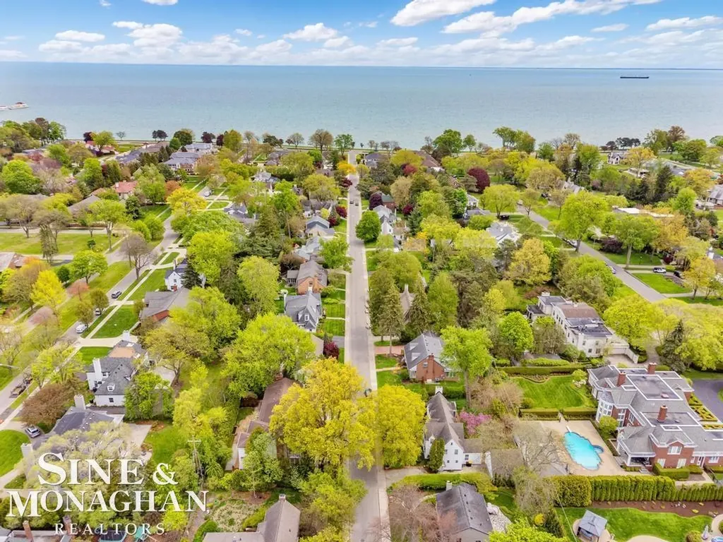 66 Colonial Road Village Of Grosse Pointe Shores City MI 48236