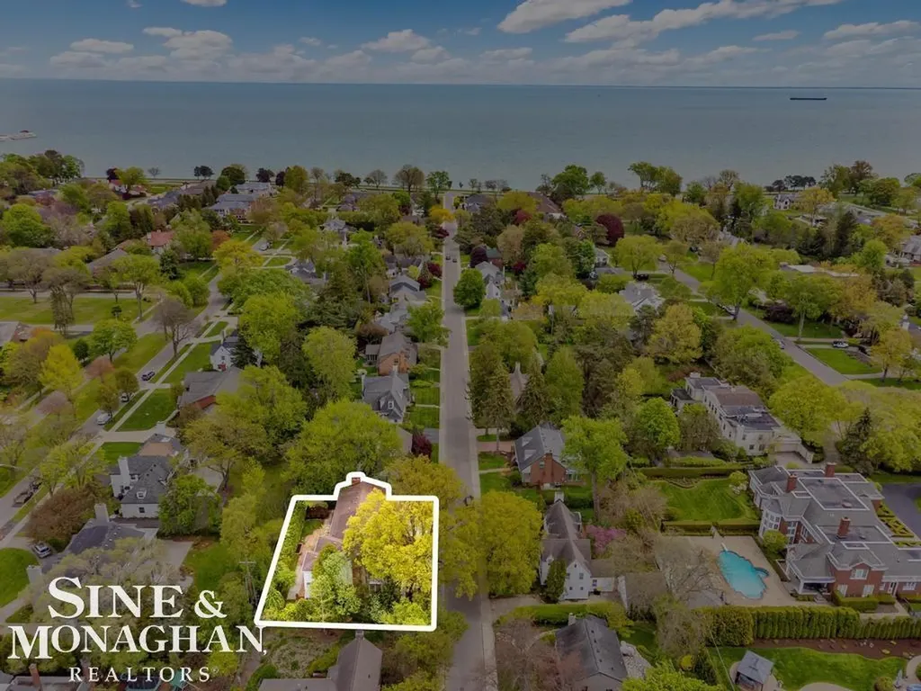 66 Colonial Road Village Of Grosse Pointe Shores City MI 48236