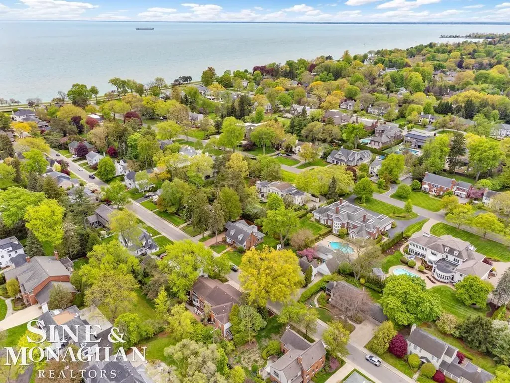 66 Colonial Road Village Of Grosse Pointe Shores City MI 48236