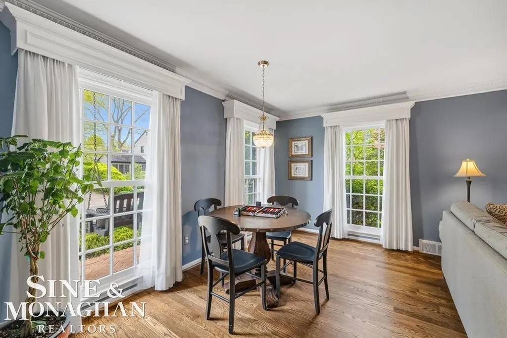 66 Colonial Road Village Of Grosse Pointe Shores City MI 48236
