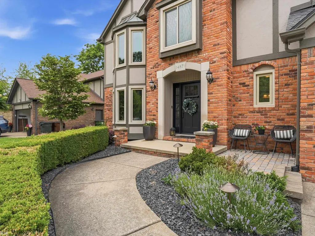 14871 Crofton Drive Shelby Charter Township MI 48315