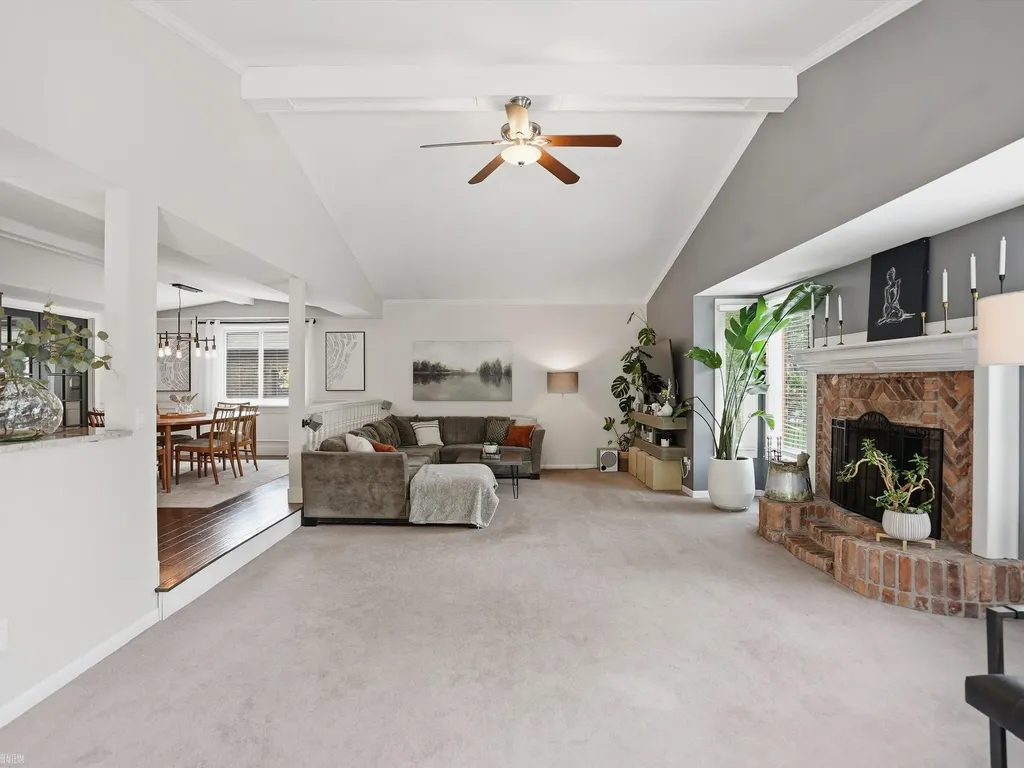 14871 Crofton Drive Shelby Charter Township MI 48315