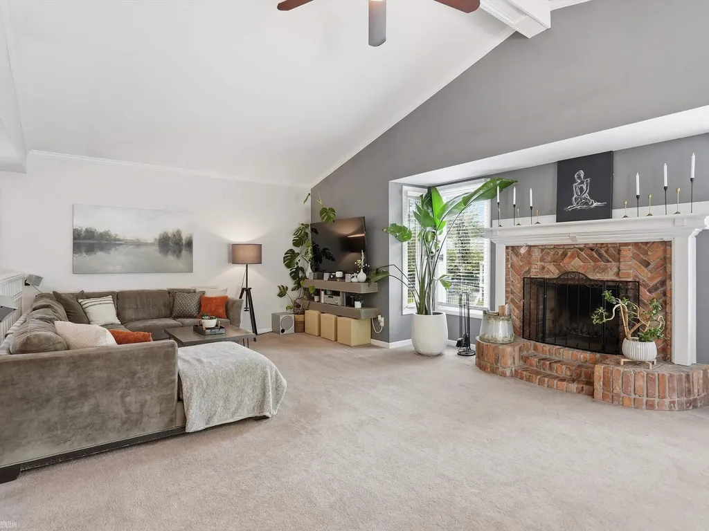 14871 Crofton Drive Shelby Charter Township MI 48315