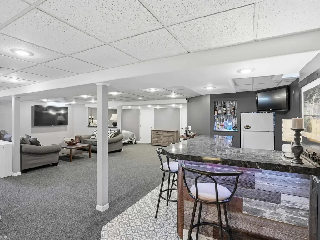 14871 Crofton Drive Shelby Charter Township MI 48315