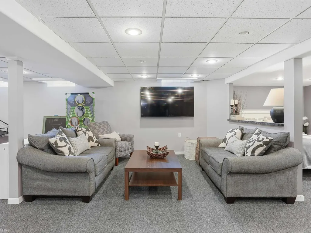 14871 Crofton Drive Shelby Charter Township MI 48315