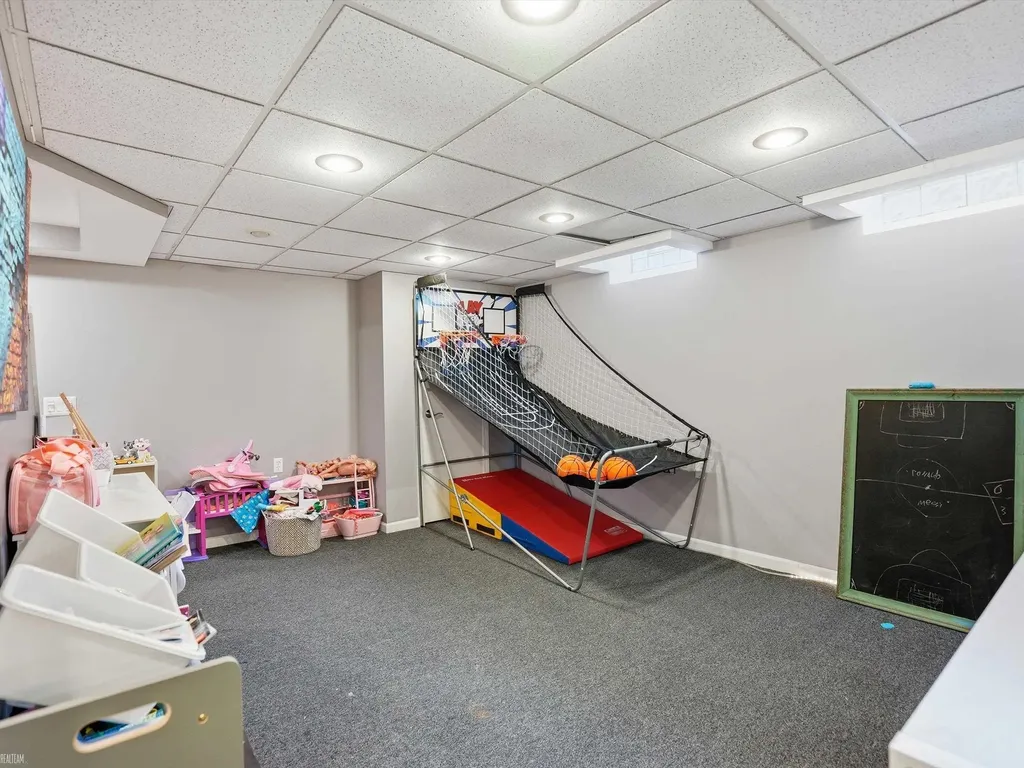 14871 Crofton Drive Shelby Charter Township MI 48315