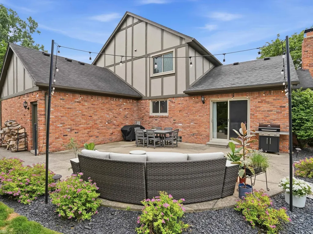 14871 Crofton Drive Shelby Charter Township MI 48315