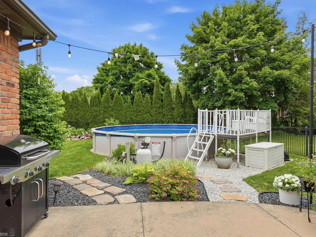 14871 Crofton Drive Shelby Charter Township MI 48315