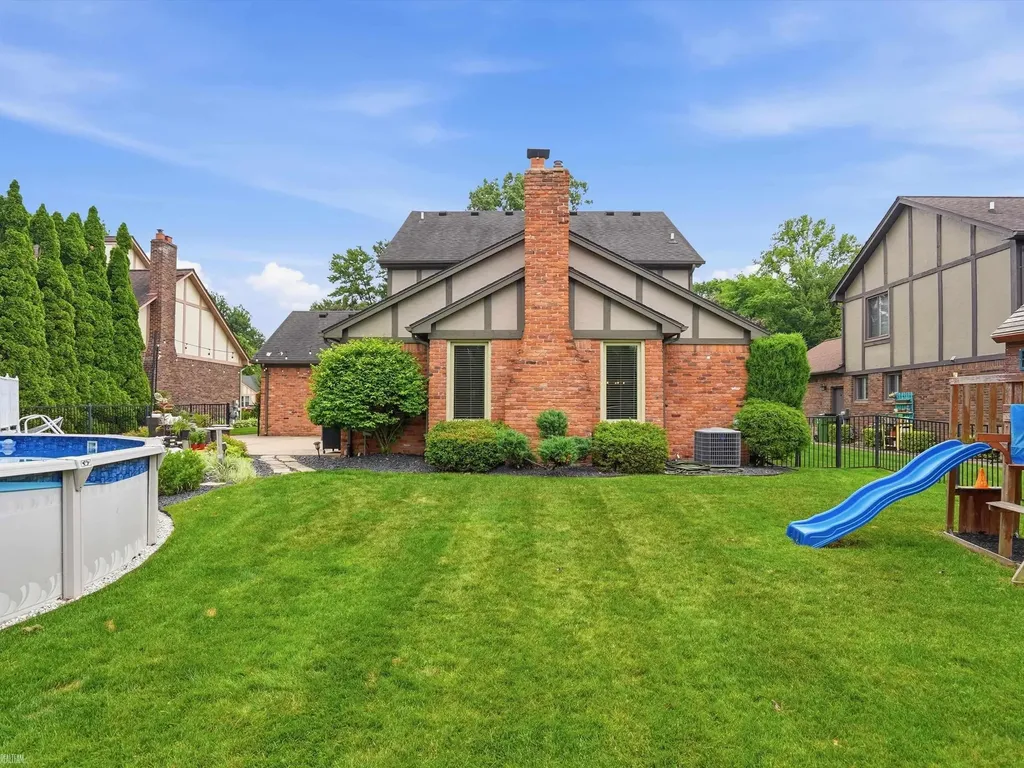 14871 Crofton Drive Shelby Charter Township MI 48315