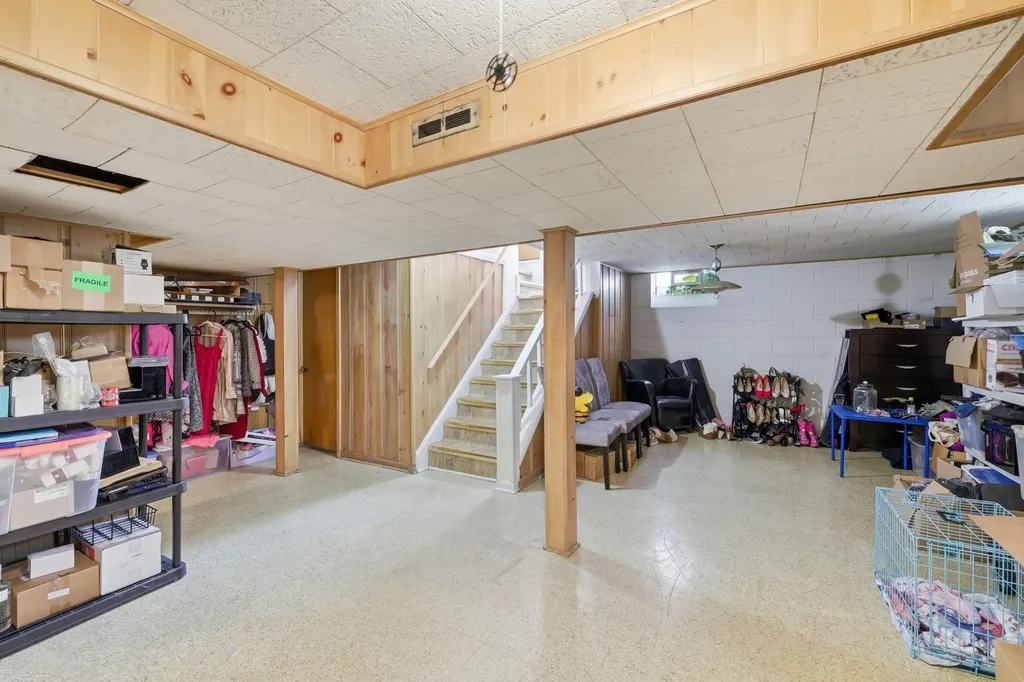 21144 Fleetwood Drive Harper Woods City MI 48225