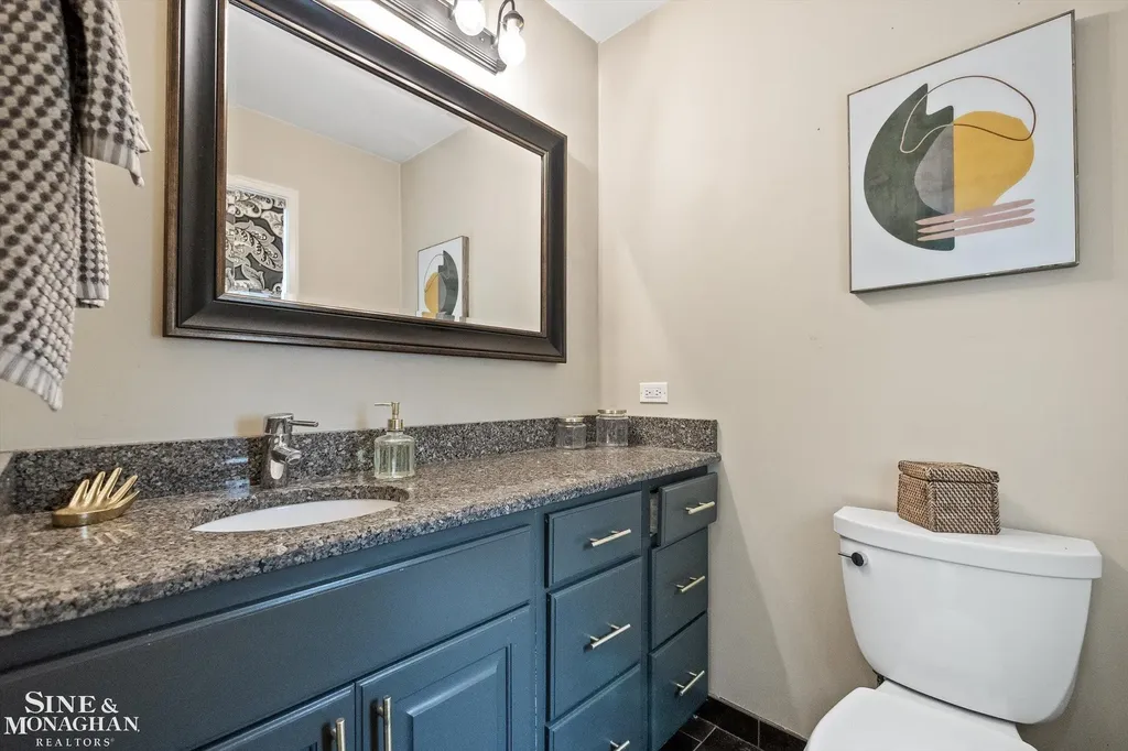 440 Colonial Court Grosse Pointe Farms City MI 48236