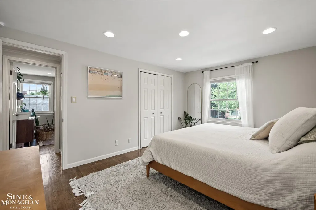 440 Colonial Court Grosse Pointe Farms City MI 48236