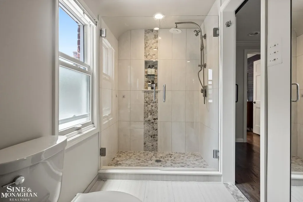 440 Colonial Court Grosse Pointe Farms City MI 48236