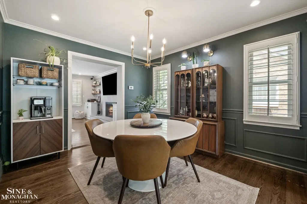 440 Colonial Court Grosse Pointe Farms City MI 48236