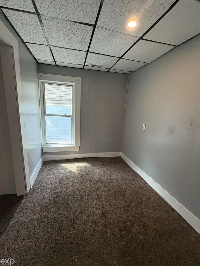 2521 Bay Street Saginaw City MI 48602