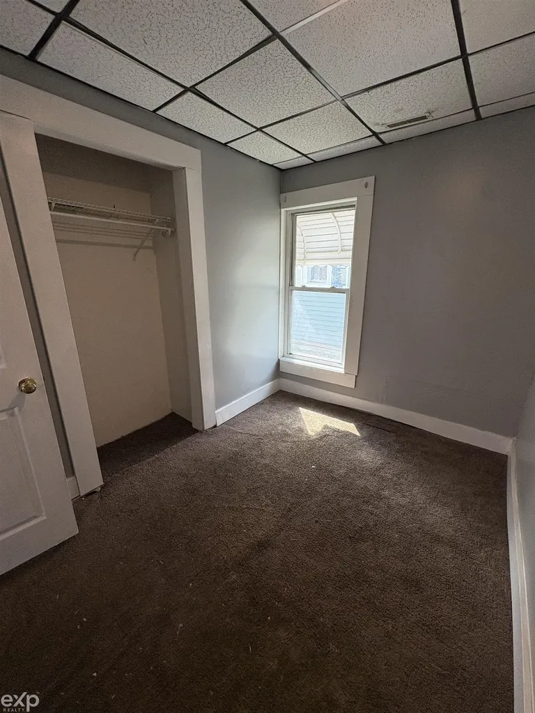 2521 Bay Street Saginaw City MI 48602
